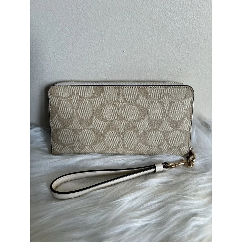 Coach Accordion‎ Zip Wallet Light Khaki Chalk Canvas Leather Wristlet Excellent